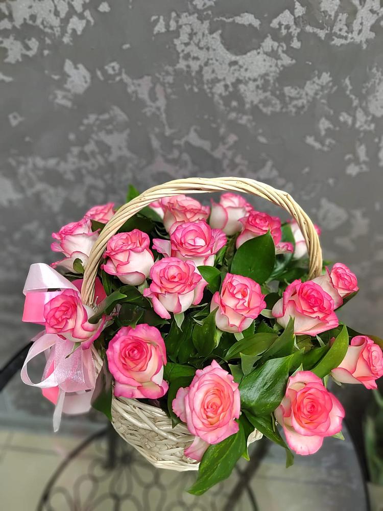 Цветочная композиция из Розы в корзине в Поселок ВНИИССОК