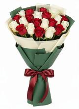 Букет Микс из красных и белых роз #REPLACE_PRED# Поселок ВНИИССОК