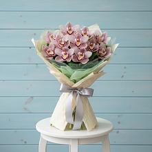 Букет цветов из:  Орхидеи и Розы в Поселок ВНИИССОК
