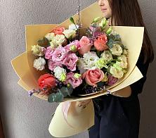 Букет цветов из:  Розы, Лизиантусы и Гвоздики #REPLACE_PRED# Поселок ВНИИССОК