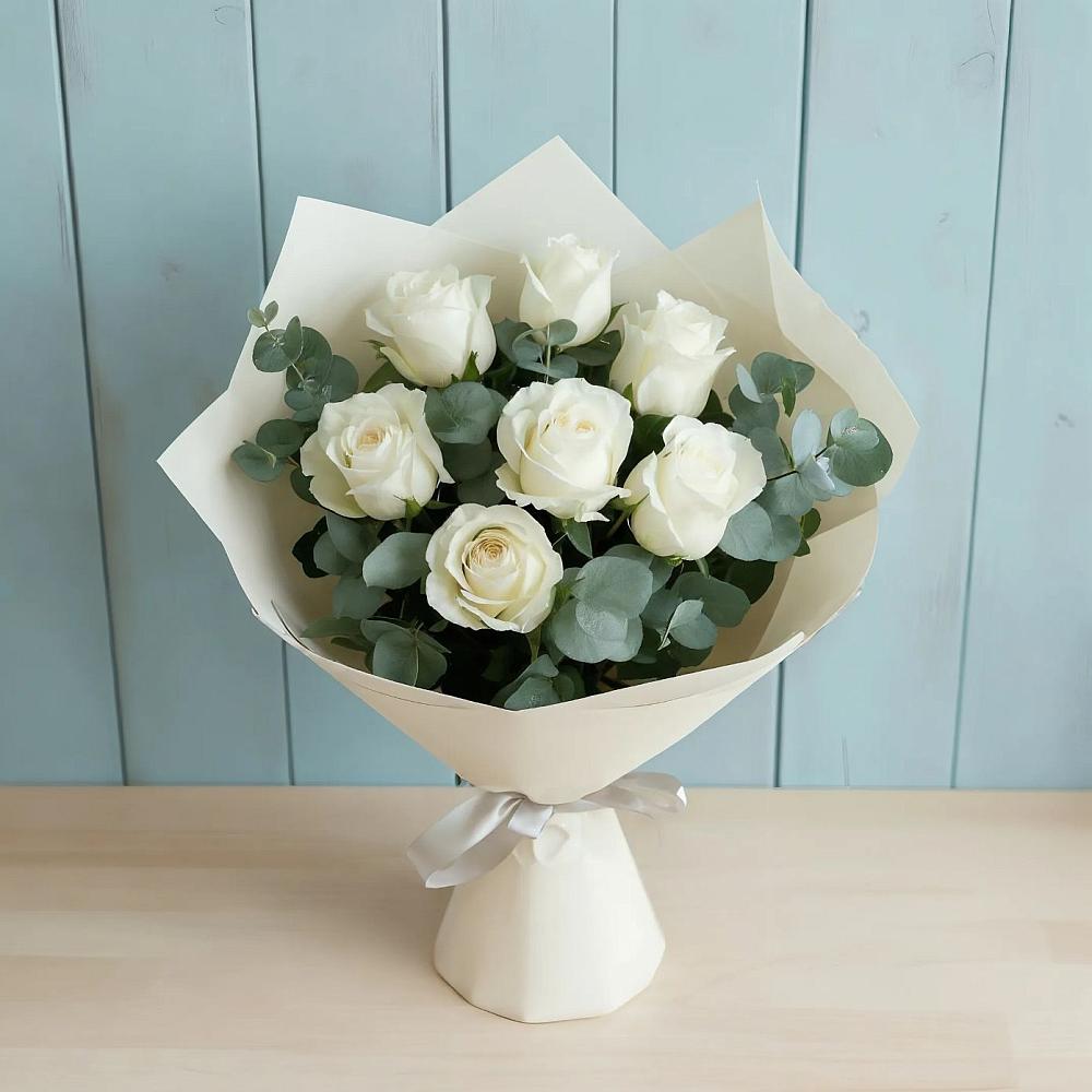 Букет Белые розы в Эвкалипте в Поселок ВНИИССОК