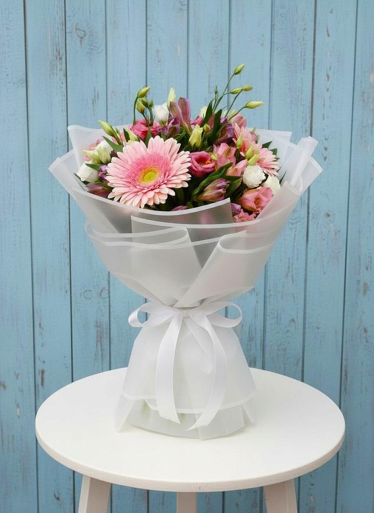 Букет цветов из: Герберы, Альстромерии и Лизиантусы в Поселок ВНИИССОК