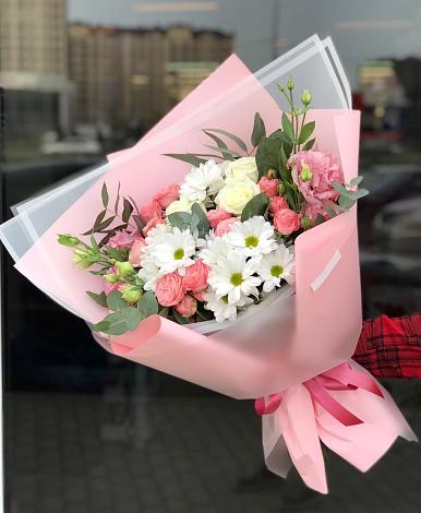 Букет цветов из: Розы, Лизиантусы и Хризантемы в Поселок ВНИИССОК